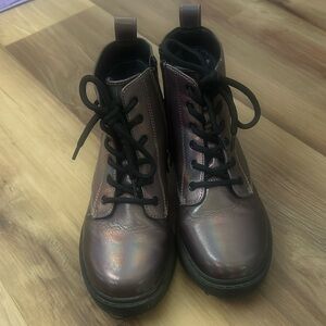 Metallic boots for little girls